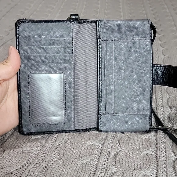 Black Fossil Wristlet/Crossbody - Picture 4 of 14